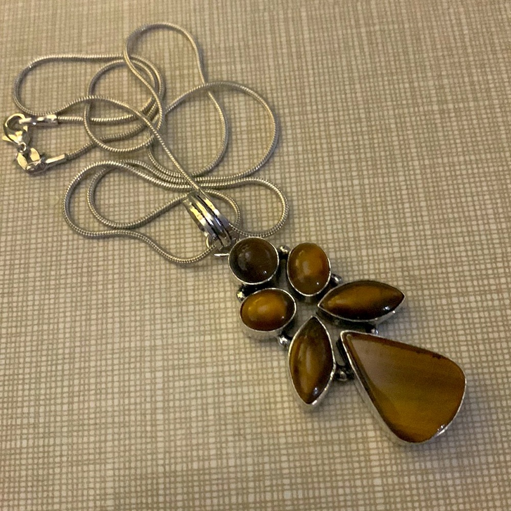 New Tigers Eye pendant necklace